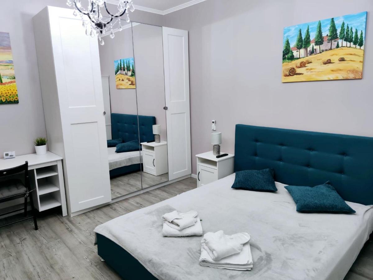 Chic Studio Old City Center - Ivo19 Bukarest Kültér fotó