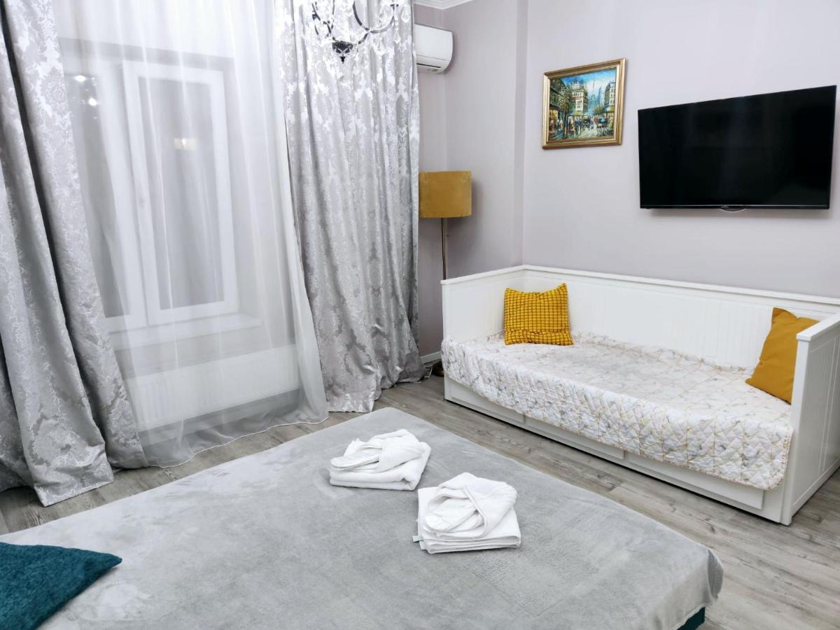 Chic Studio Old City Center - Ivo19 Bukarest Kültér fotó