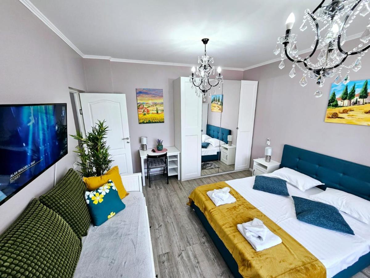 Chic Studio Old City Center - Ivo19 Bukarest Kültér fotó