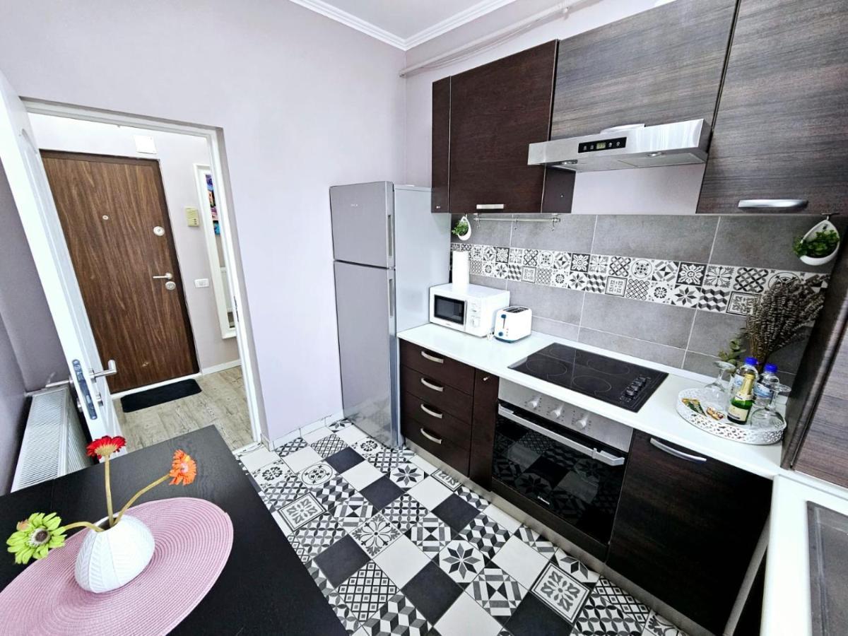 Chic Studio Old City Center - Ivo19 Bukarest Kültér fotó