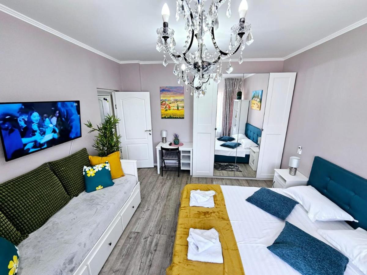 Chic Studio Old City Center - Ivo19 Bukarest Kültér fotó