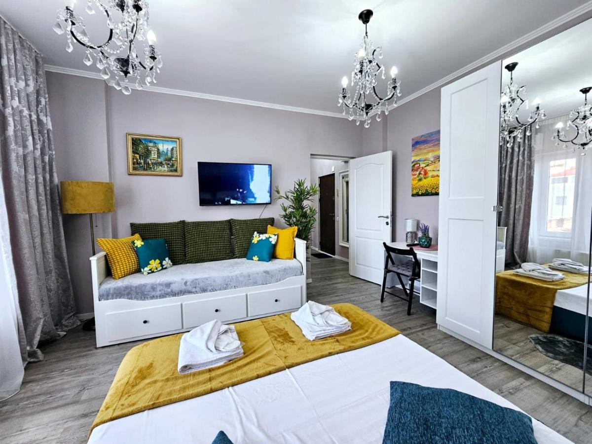 Chic Studio Old City Center - Ivo19 Bukarest Kültér fotó