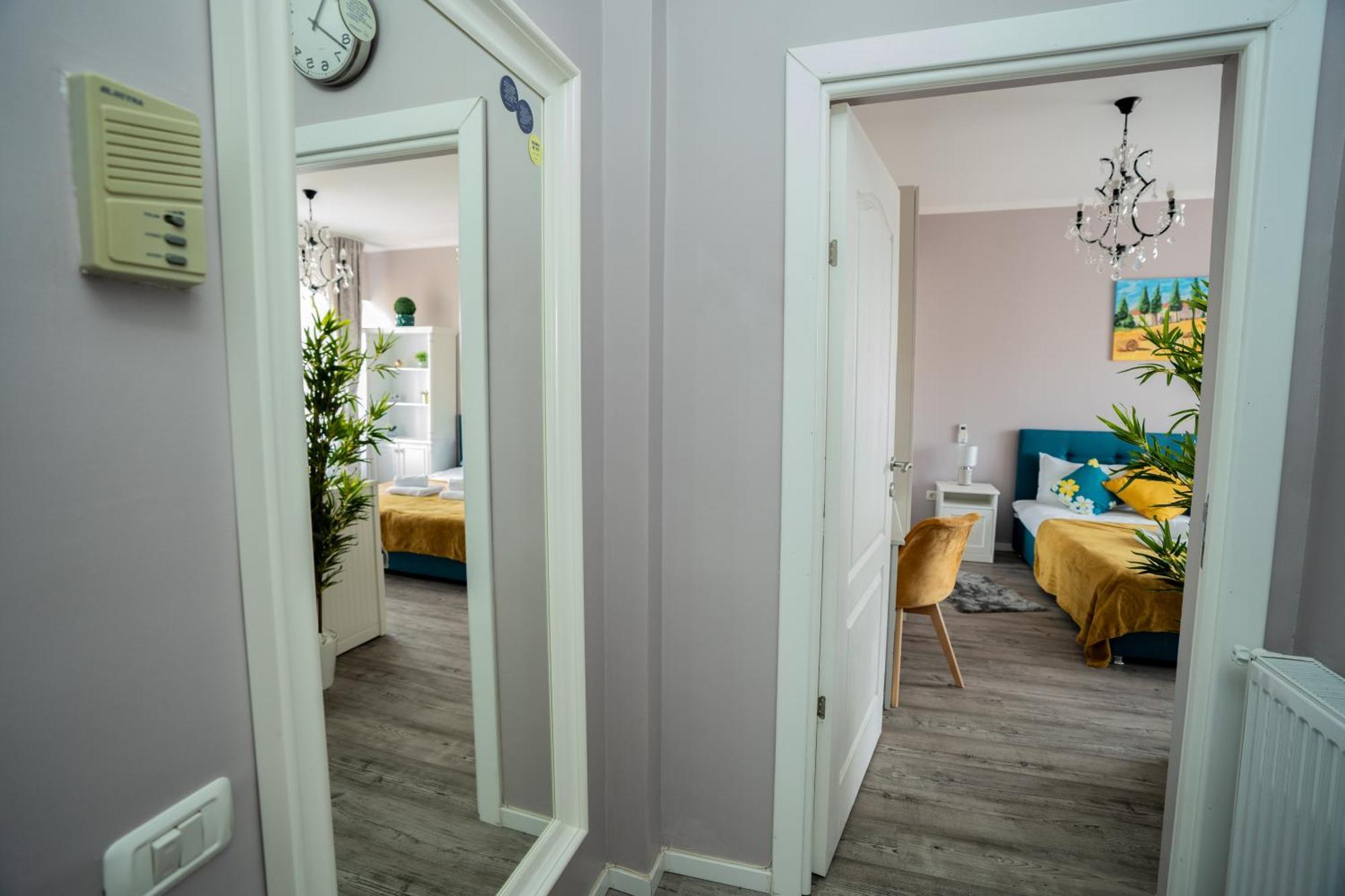 Chic Studio Old City Center - Ivo19 Bukarest Kültér fotó